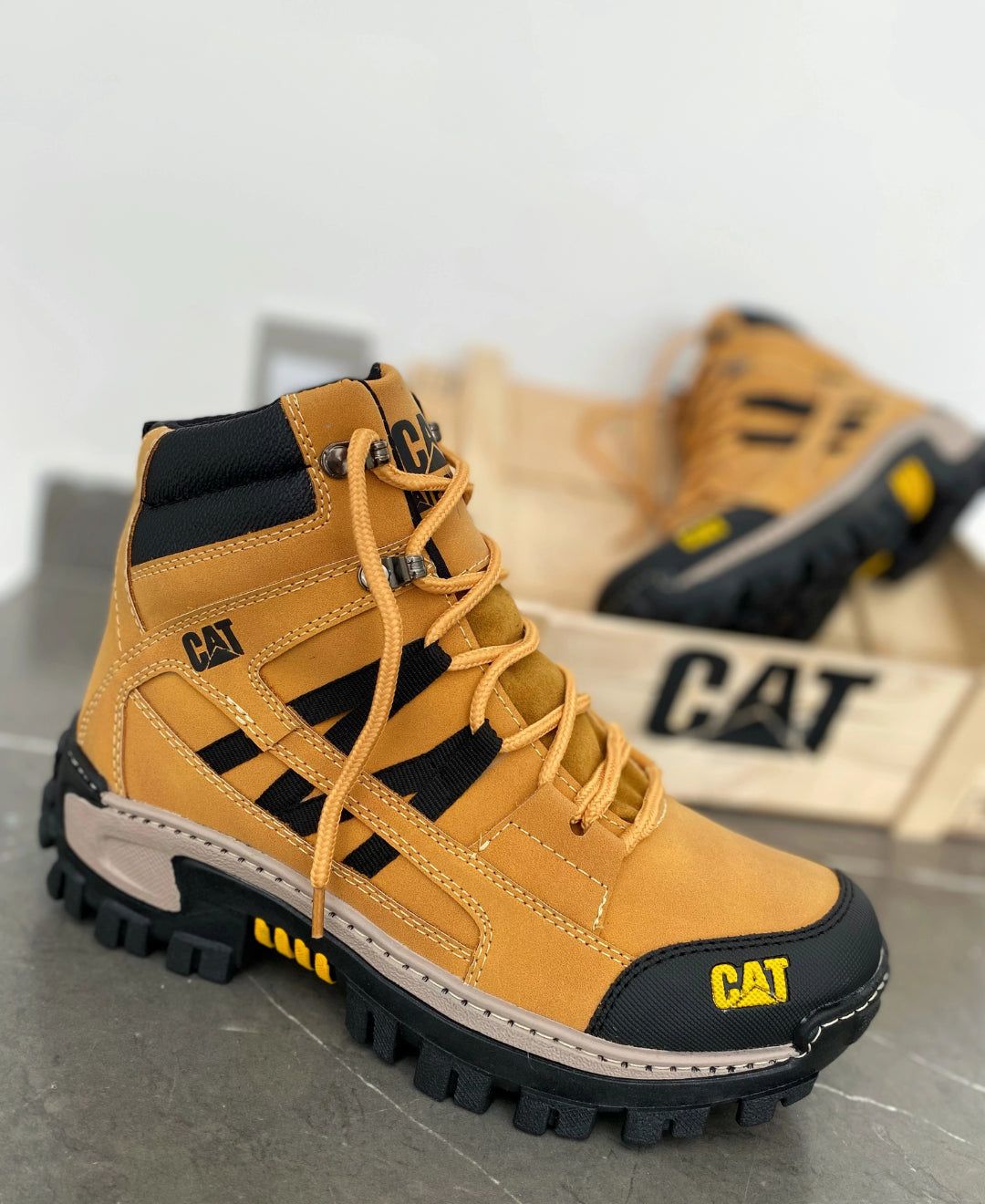 BOTA CATERPILLAR RUGGED
