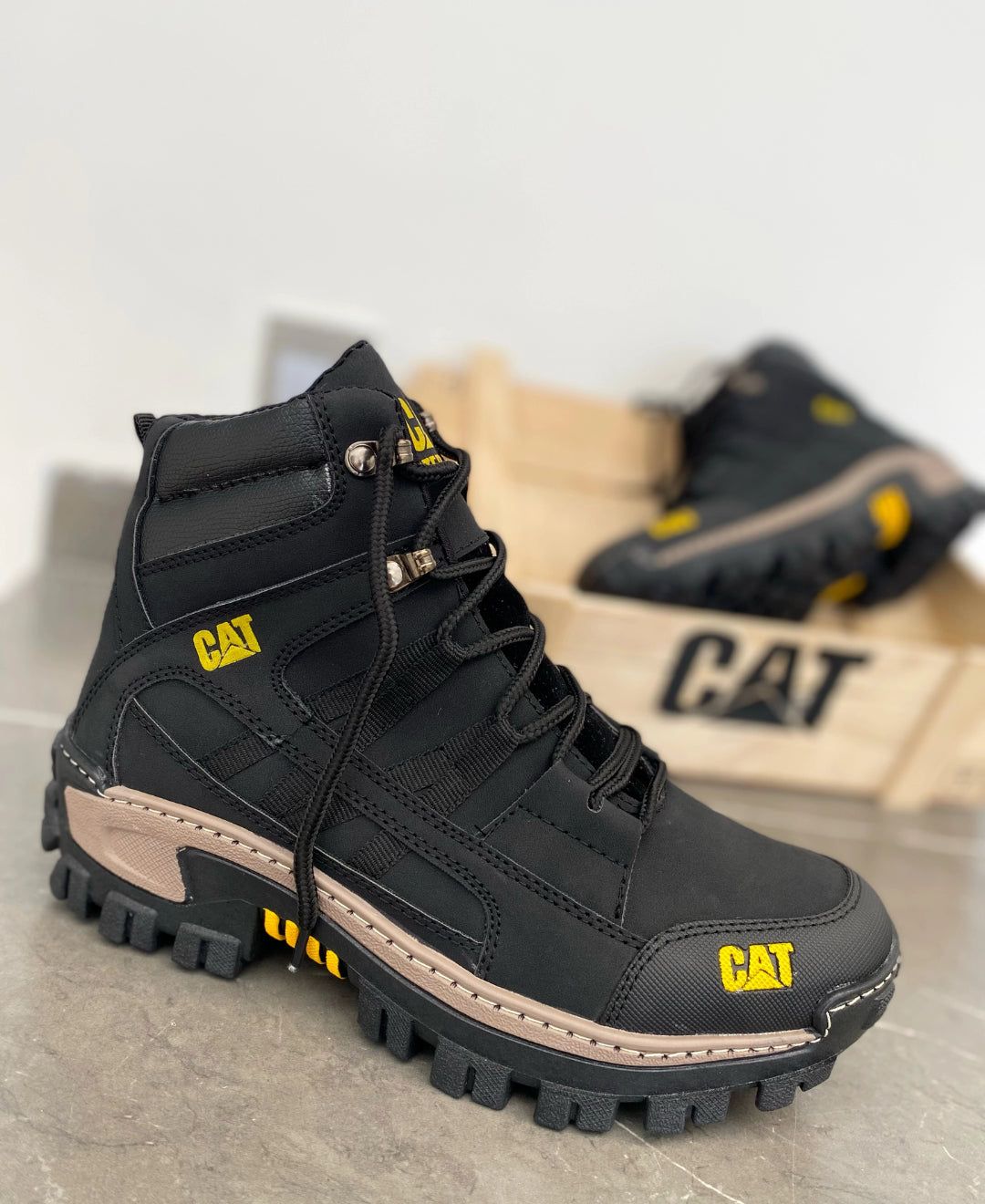 BOTA CATERPILLAR RUGGED